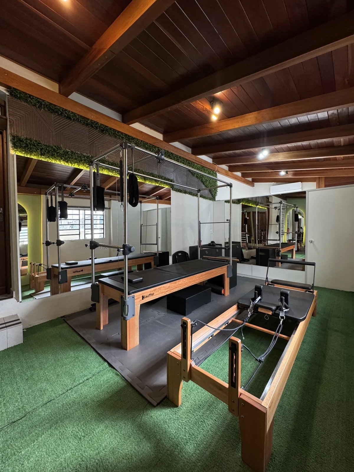 Studio Pilates da Posture — Clínica da Coluna