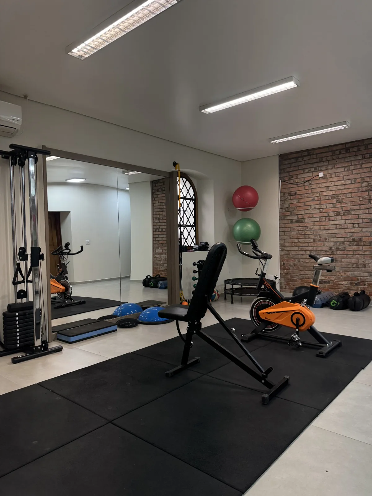 Sala Treinamento Funcional da Posture Clínica da Coluna