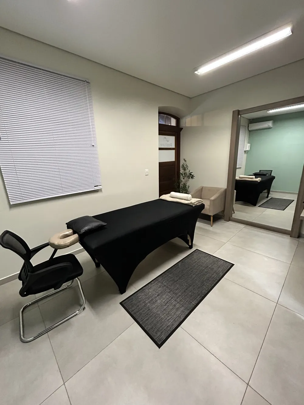 Sala de Massagem da Posture Clínica da Coluna